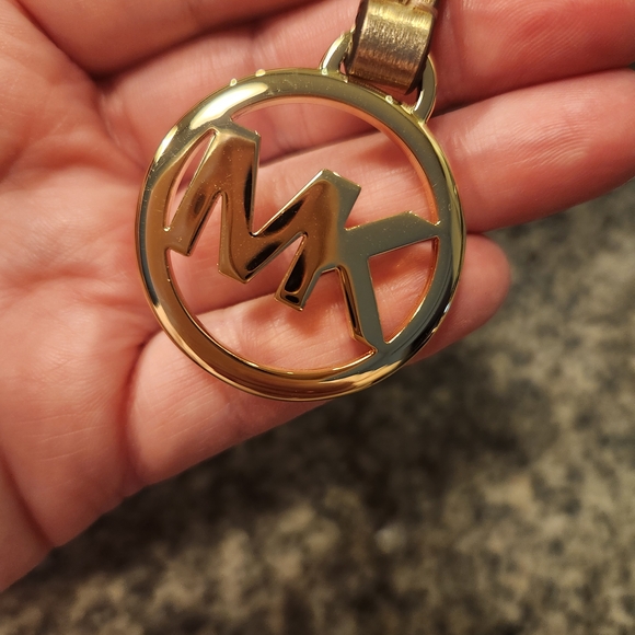 Michael Kors Signature Logo Crossbody/Messenger bag - Picture 13 of 13